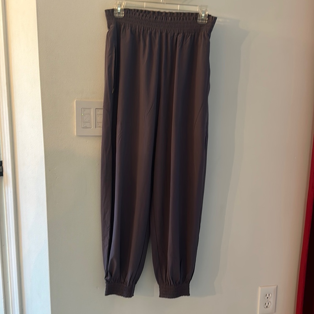 Athleta Savannah Jogger - worn only 1 time!